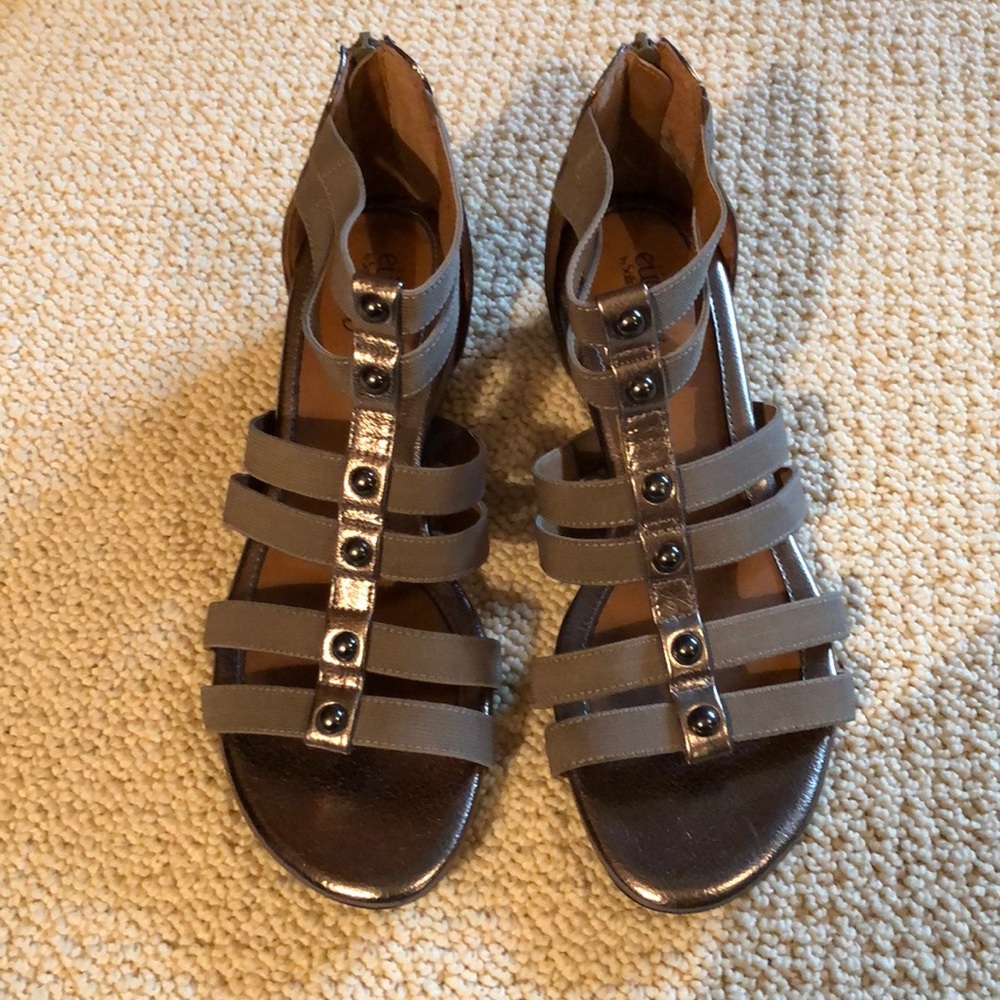 Women’s shoes